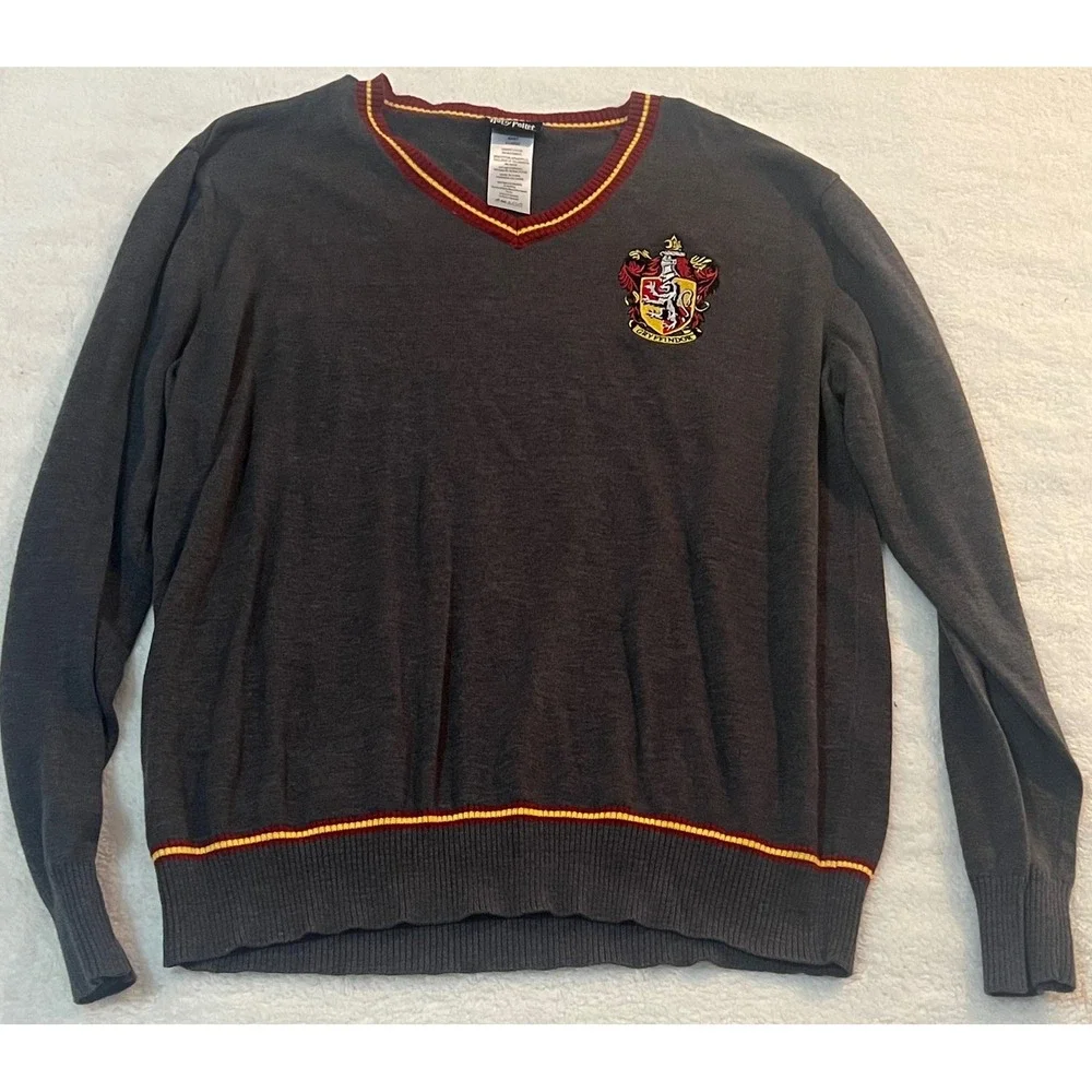 Harry Potter Gryffindor V-Neck Sweater Gray Knit Crest Adult XL DW0597-V1313A